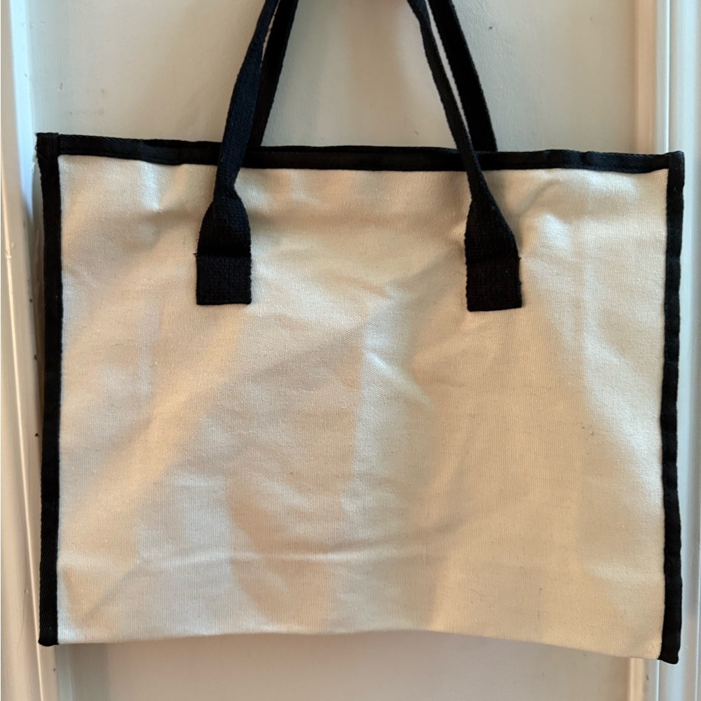 New Hello Kitty Zipper Closure Canvas Tote Bag - Picture 5 of 8